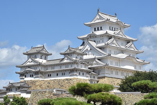 姫路城 優美で城郭建築を代表する建造物 別名 白鷺城 世界遺産に登録 特徴や歴史をご紹介